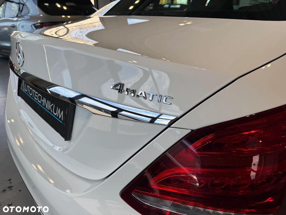 Mercedes-Benz Klasa C 200 4-Matic 9G-TRONIC - 25