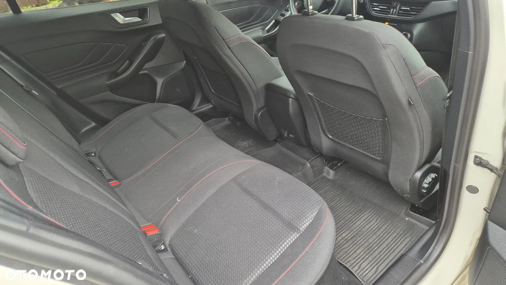 Ford Focus 1.5 EcoBoost ST-Line - 7