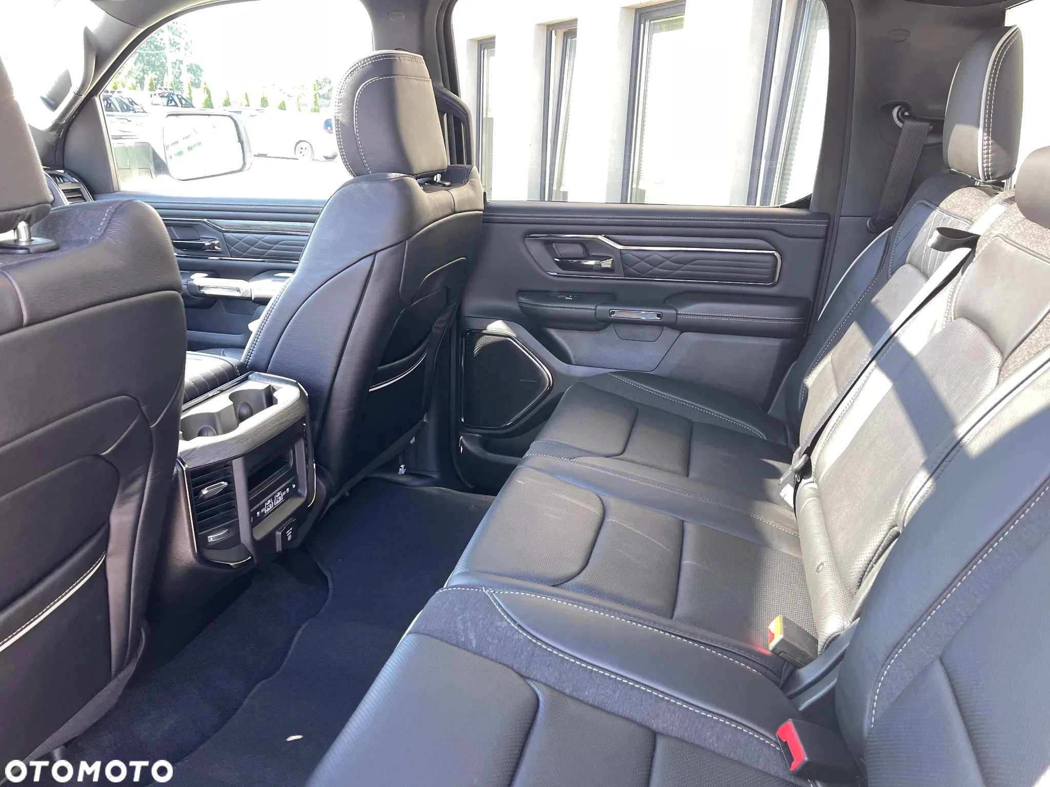 RAM 1500 ver-5-7-crew-cab-limited - 26