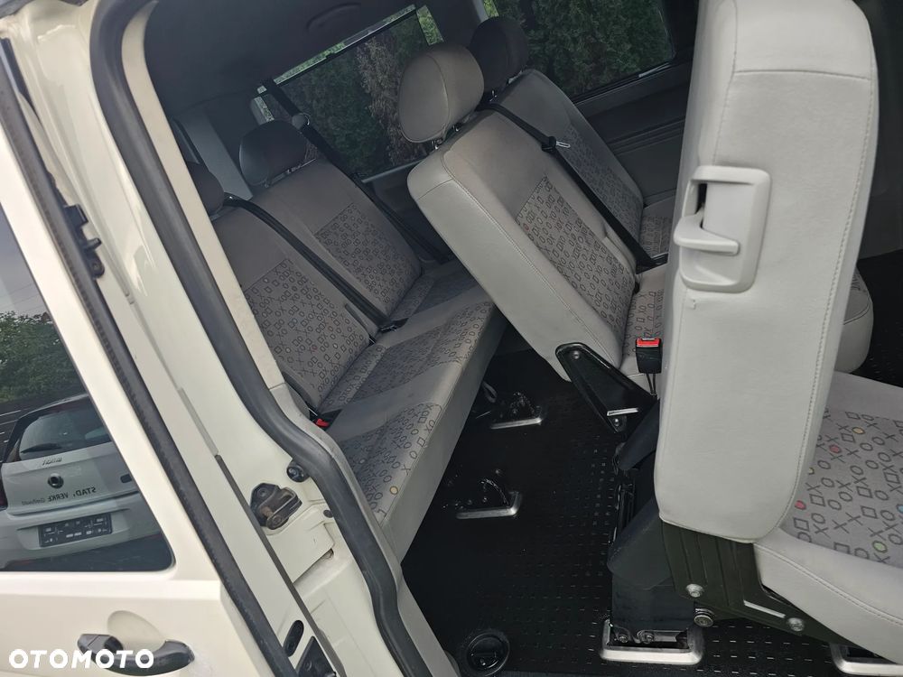 Volkswagen Transporter Shuttle Lang - 14