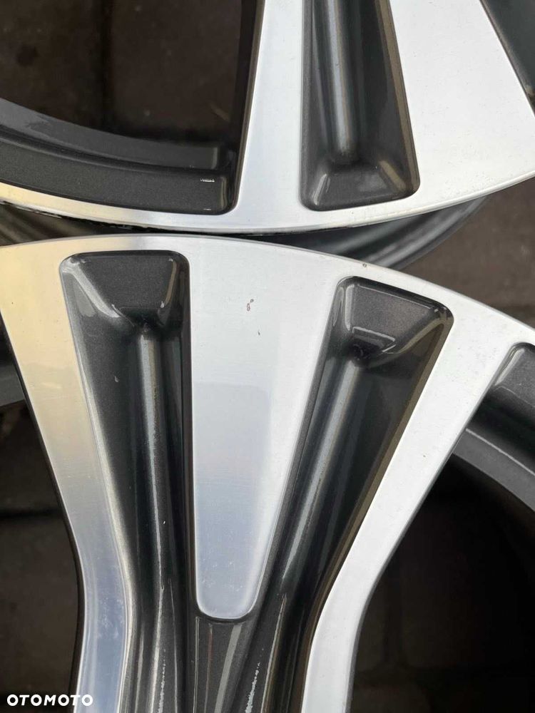Oryginalne alufelgi Toyota 5x114,3 17 cali CZUJNIKI RAV4 BICOLOR - 10