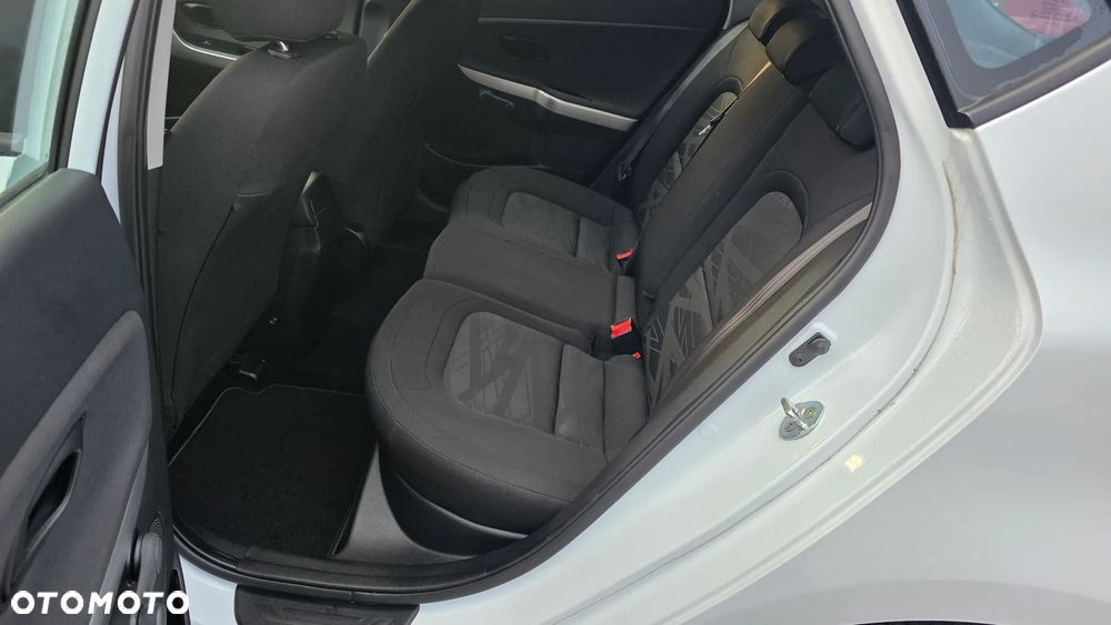 Kia Ceed 1.4 CVVT Spirit - 13