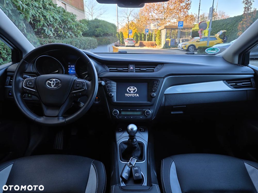 Toyota Avensis 1.8 Prestige - 28