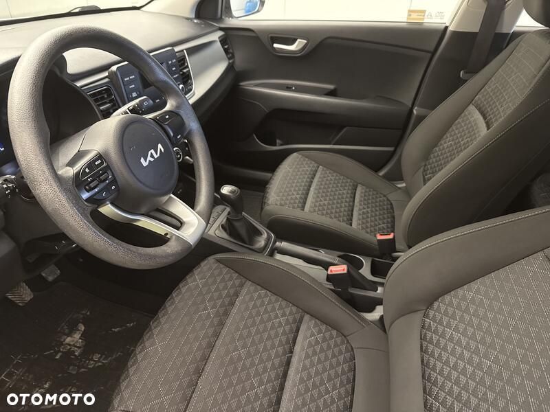 Kia Rio - 12