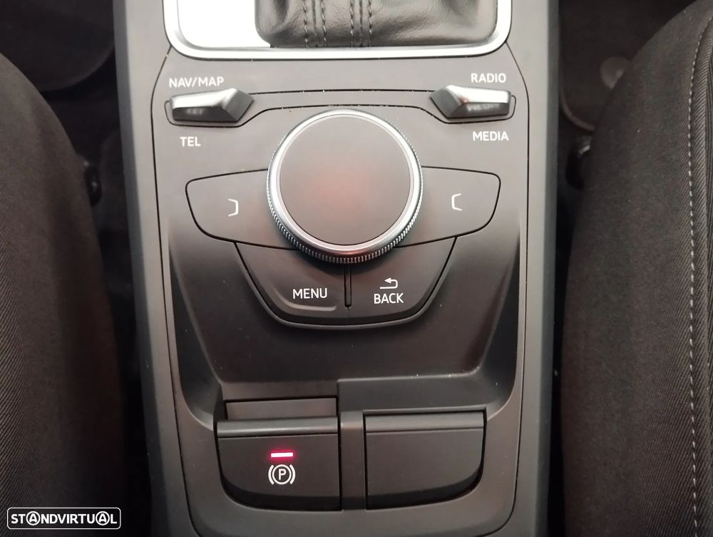 Audi Q2 30 TDI Design S tronic - 35