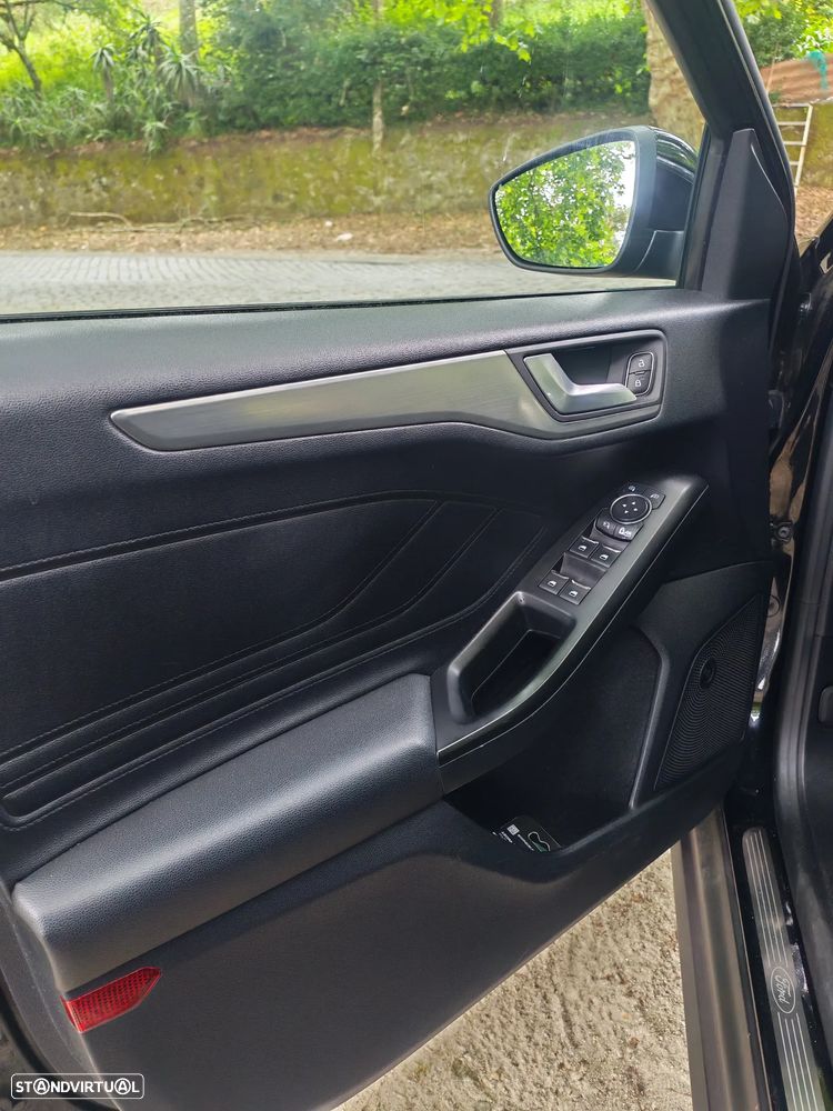 Ford Focus 1.0 EcoBoost Titanium - 23