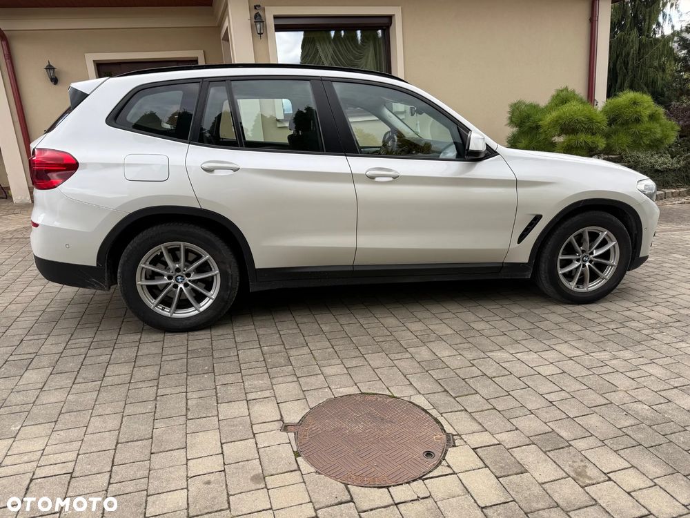 BMW X3 xDrive20i Advantage - 5