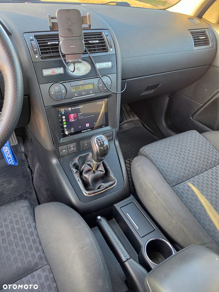Ford Mondeo 2.0 Ghia - 10