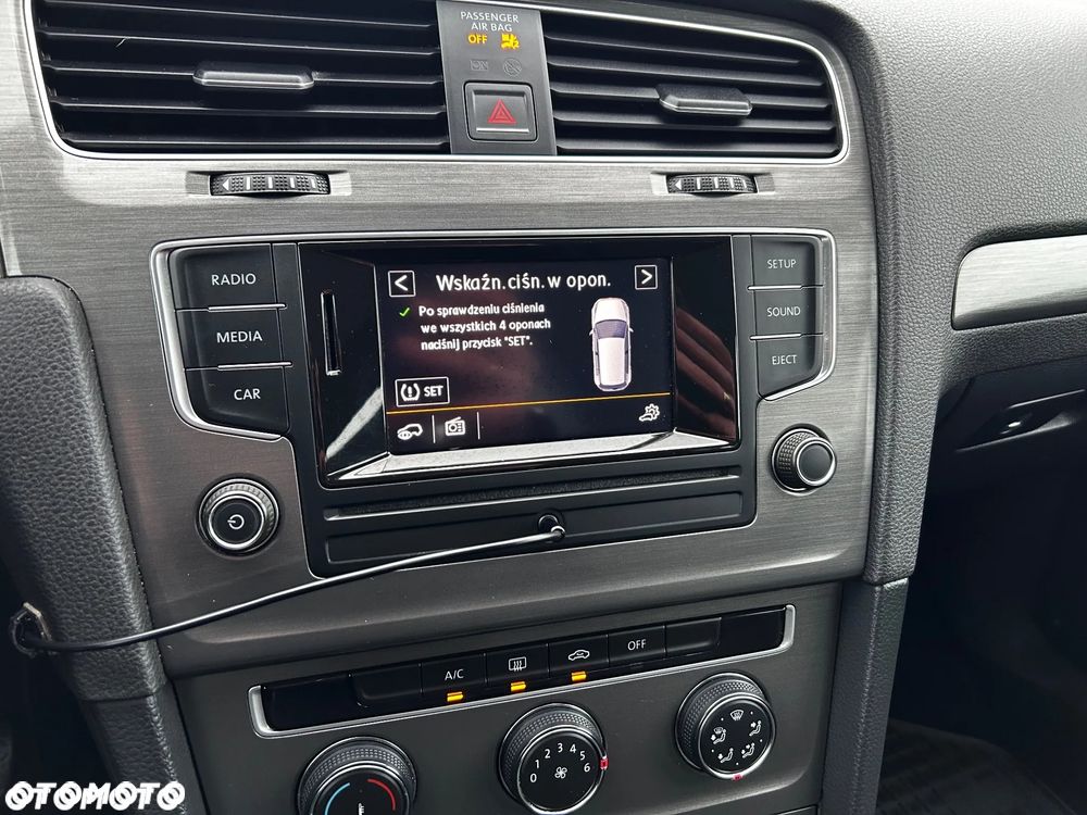 Volkswagen Golf 1.4 TSI BMT Comfortline - 27