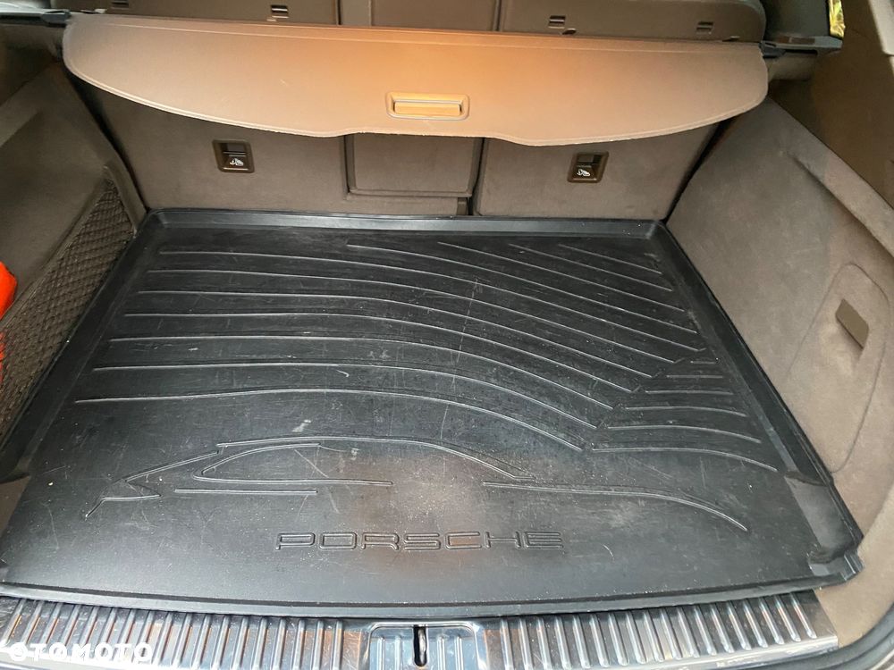 Porsche Cayenne - 21