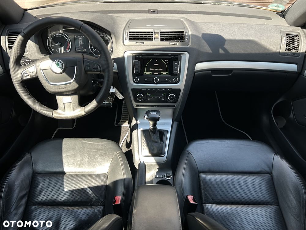Skoda Octavia 2.0 TSI DSG RS - 9