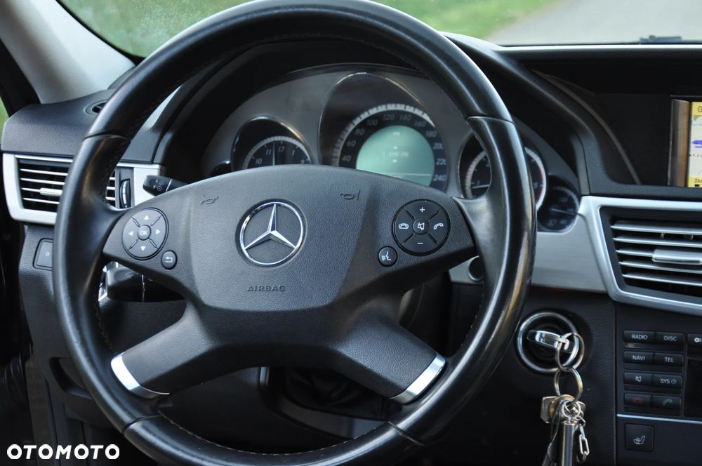 Mercedes-Benz Klasa E 250 CDI 7G-TRONIC - 24