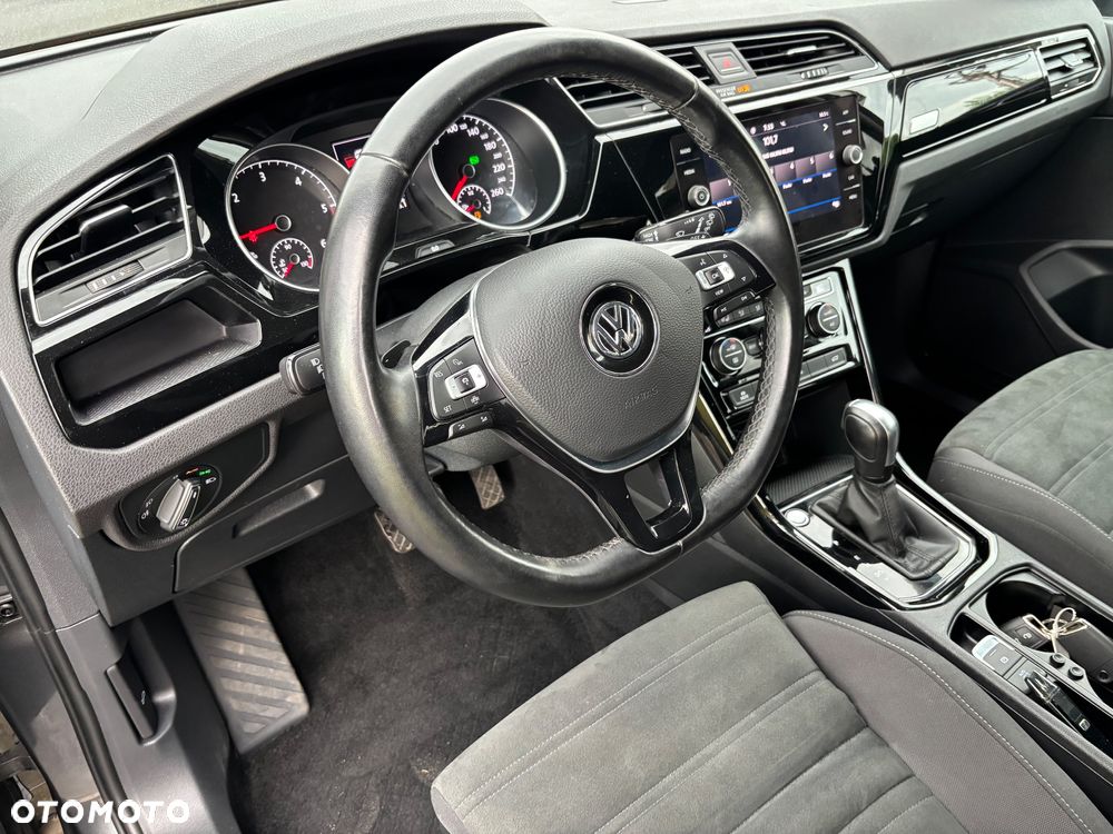 Volkswagen Touran 2.0 TDI SCR DSG Highline - 28