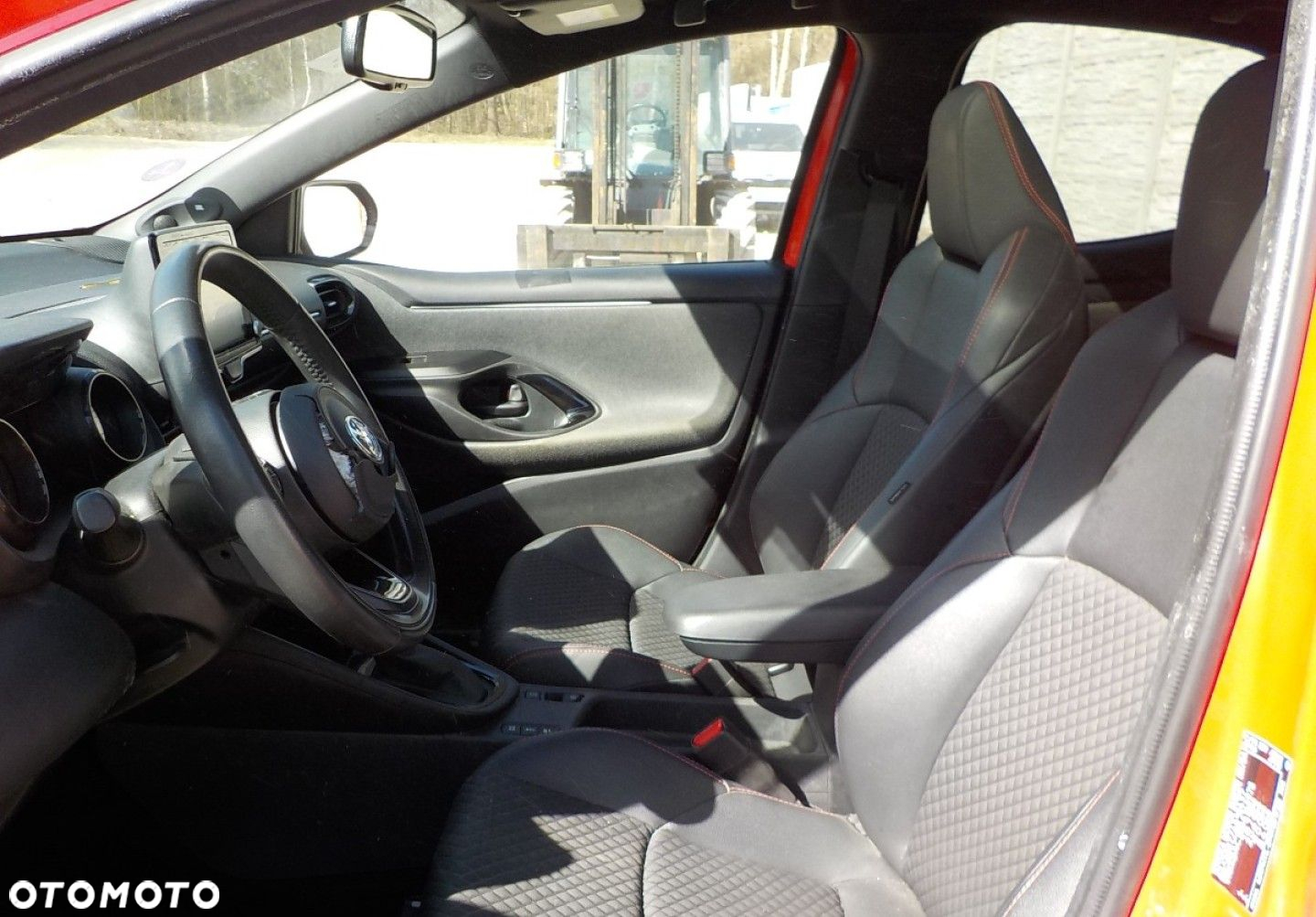 Toyota Yaris - 30