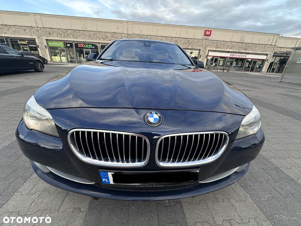 BMW Seria 5 525d xDrive - 23