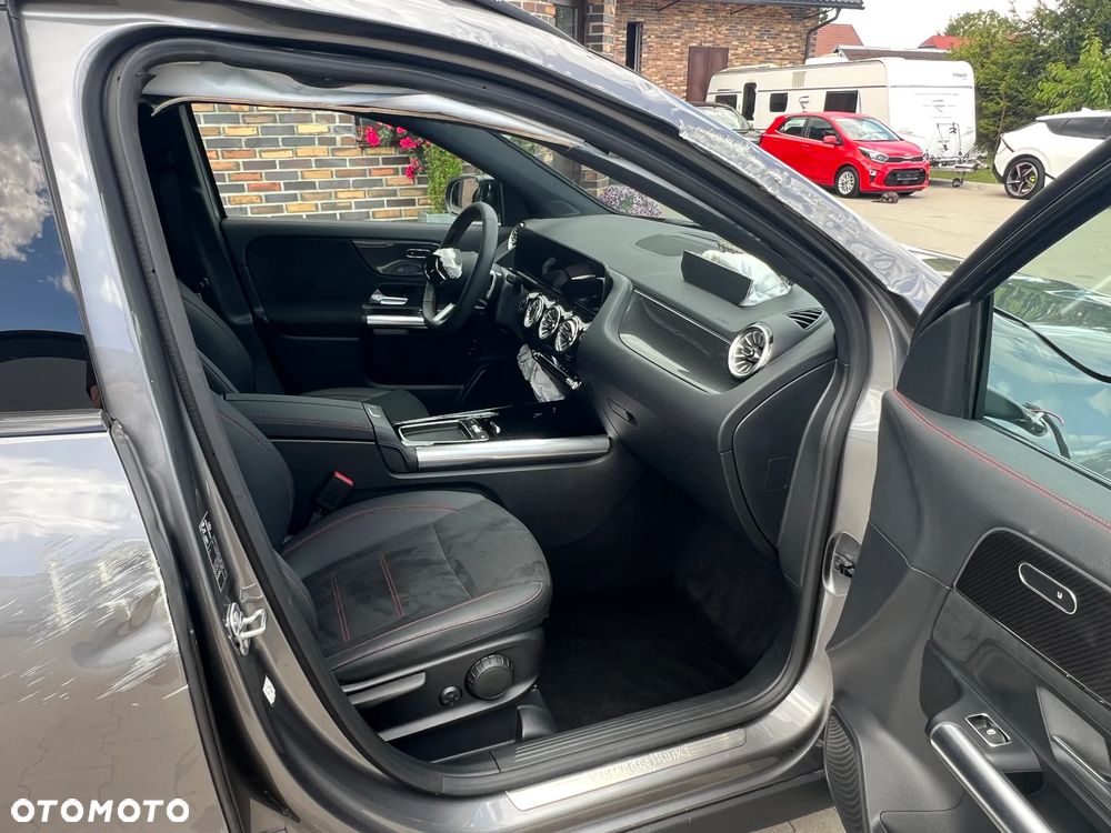 Mercedes-Benz GLA - 15
