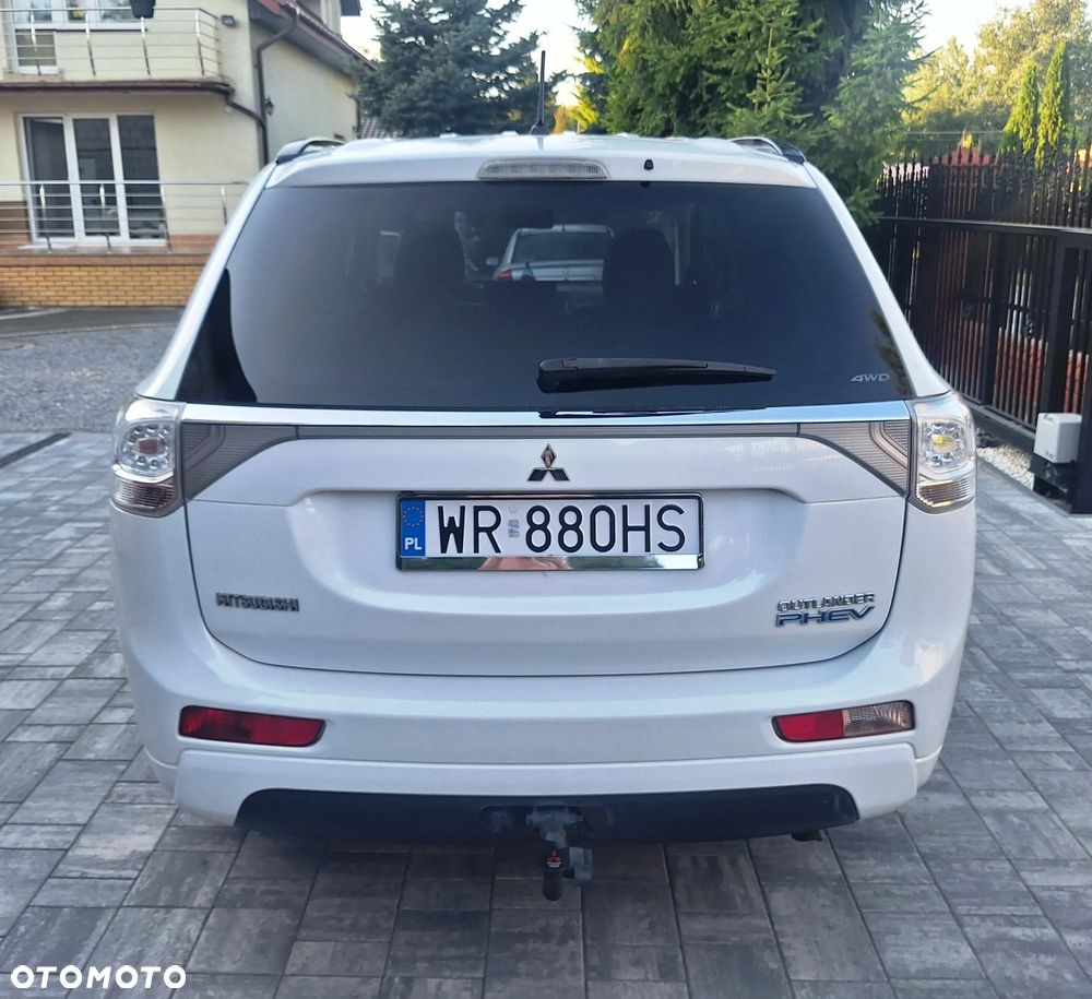 Mitsubishi Outlander 2.0 4WD Plug-In Hybrid - 6