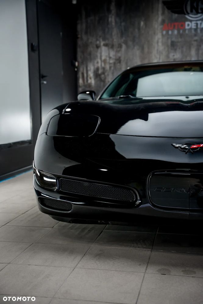Chevrolet Corvette - 29