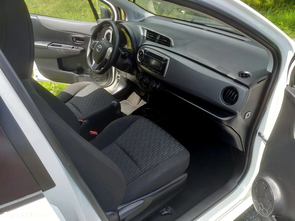 Toyota Yaris 1.0 Life EU6 - 24