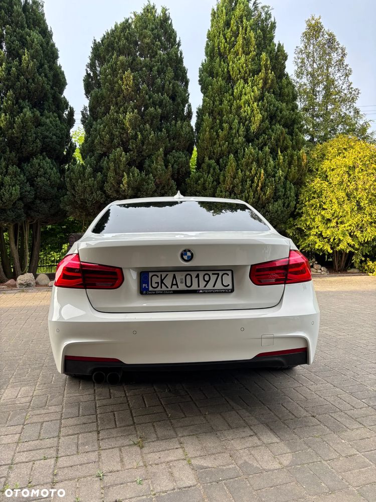 BMW Seria 3 330i xDrive M Sport Shadow sport - 4