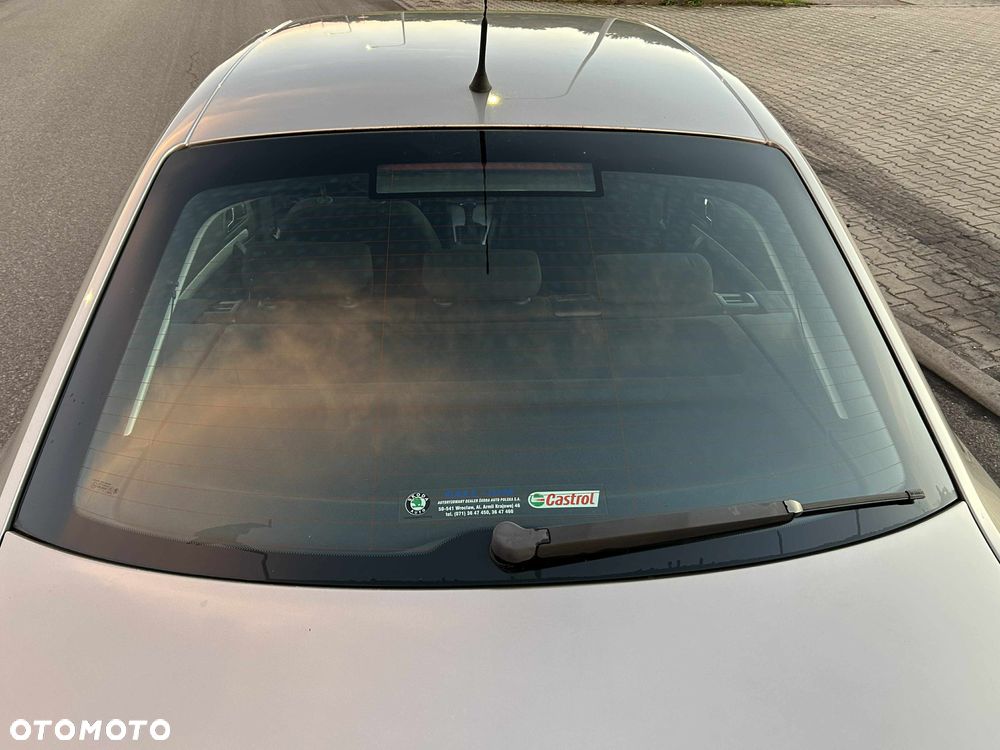 Skoda Octavia 1.4 TSI Ambiente DSG - 9