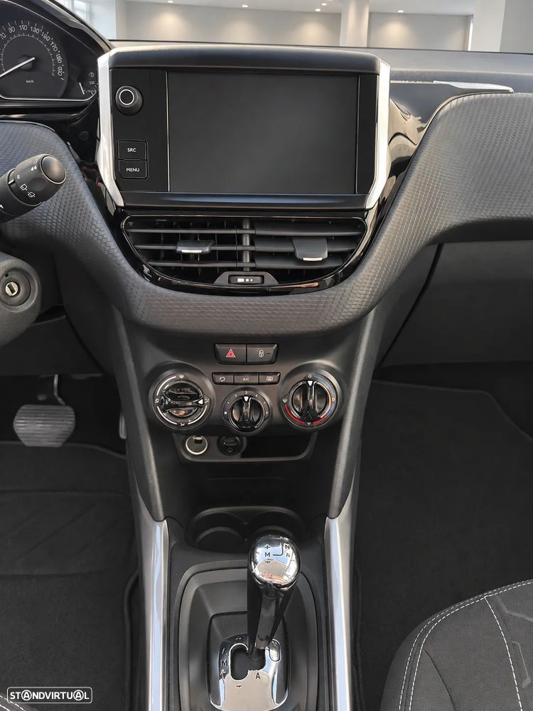 Peugeot 2008 - 10