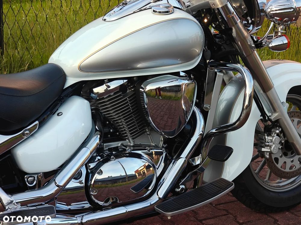 Suzuki Intruder - 15