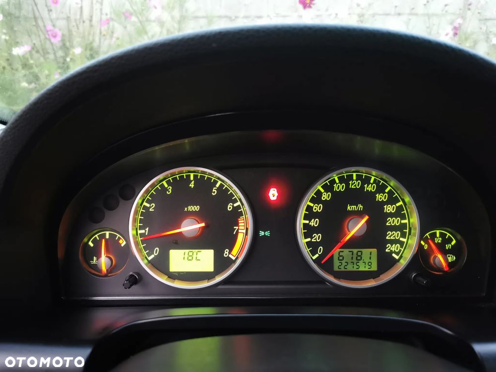 Ford Mondeo 1.8 Viva - 25