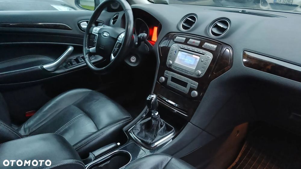 Ford Mondeo 2.0 TDCi Ghia - 12