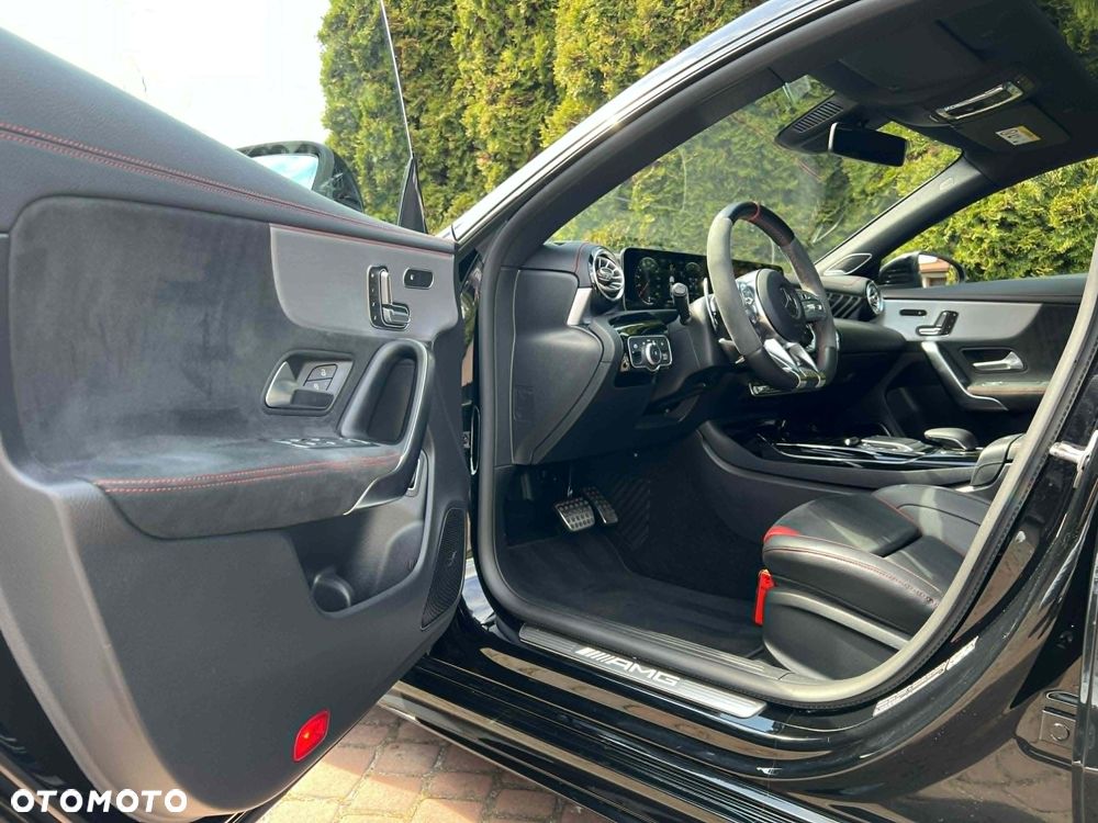 Mercedes-Benz CLA - 11
