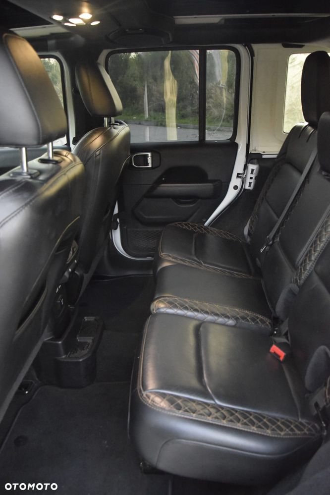 Jeep Wrangler - 23