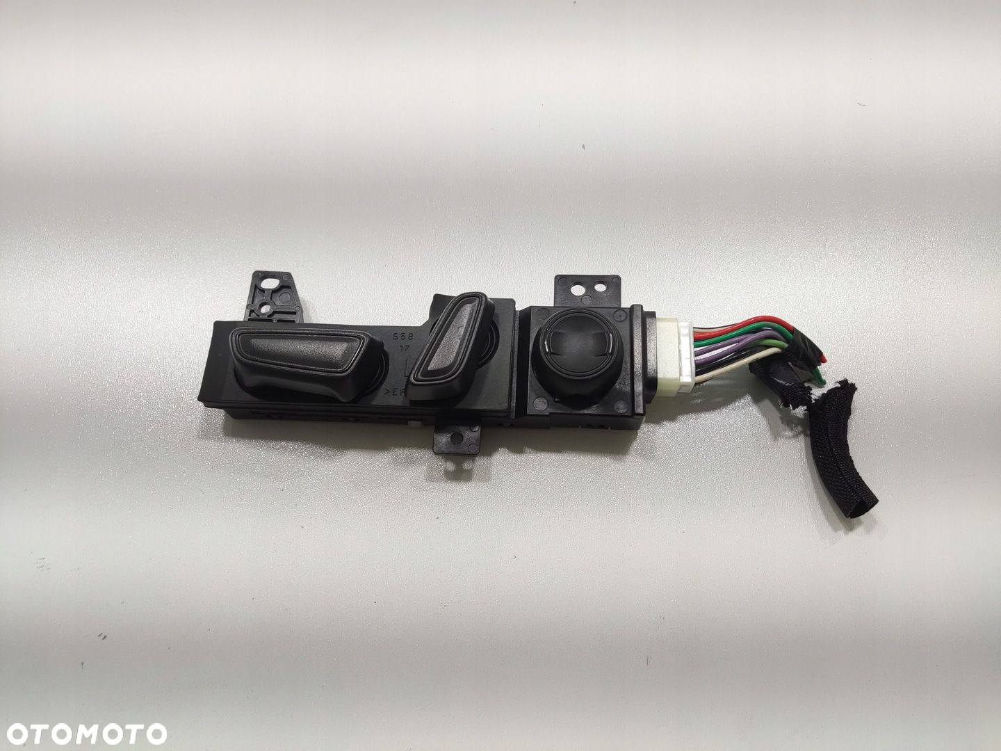 PANEL STEROWANIA REGULACJI FOTELA LEWY PRZÓD KIEROWCY TOYOTA RAV4 V 2019-24 - 2