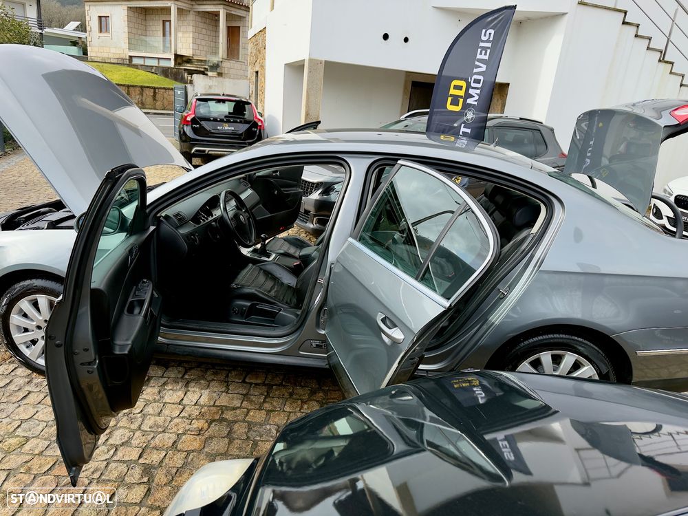 VW Passat 2.0 TDI Highline - 32