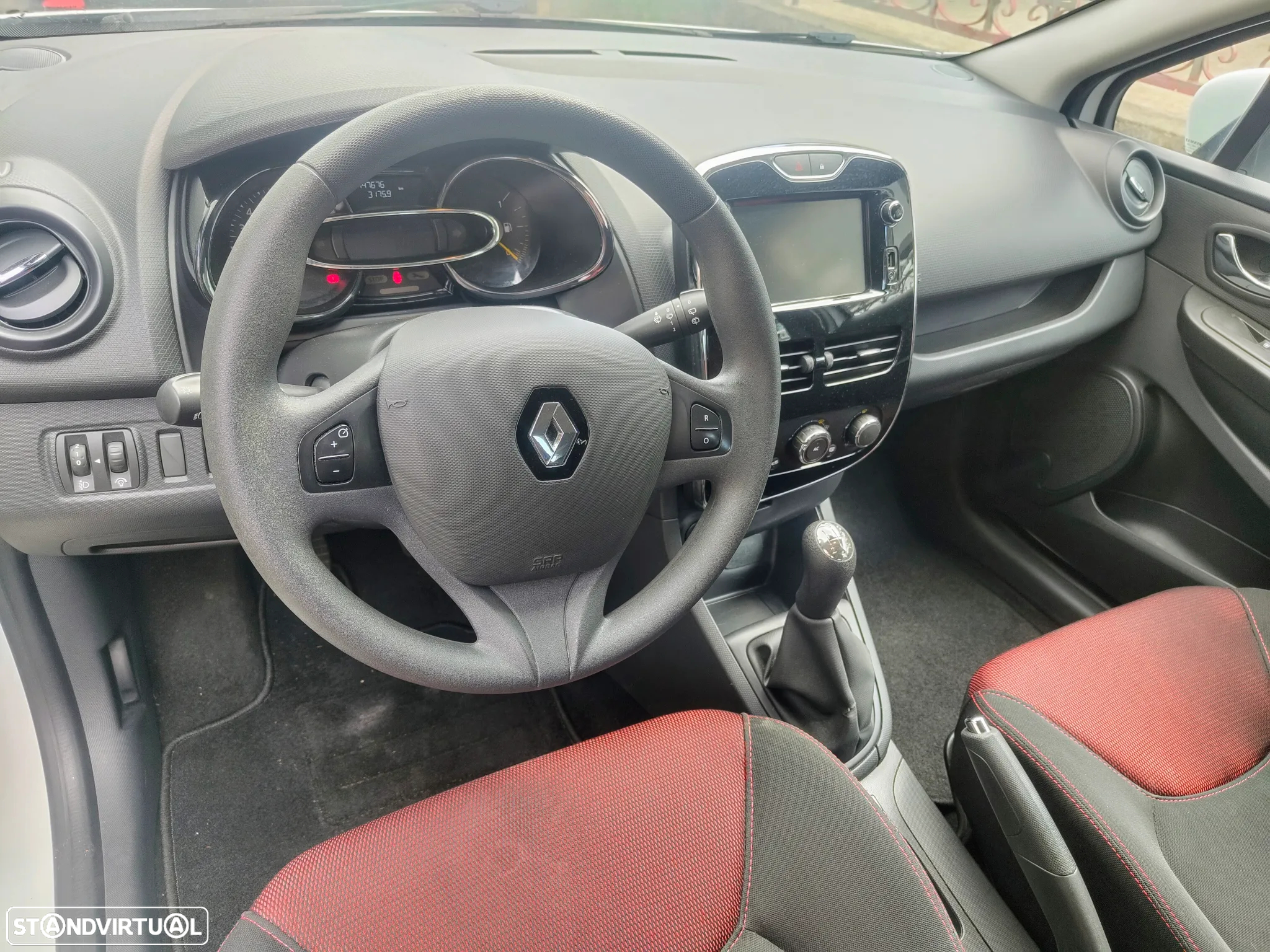 Renault Clio 1.2 16V 75 Life - 8