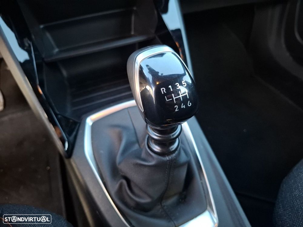 Peugeot 2008 1.2 PureTech Style - 18