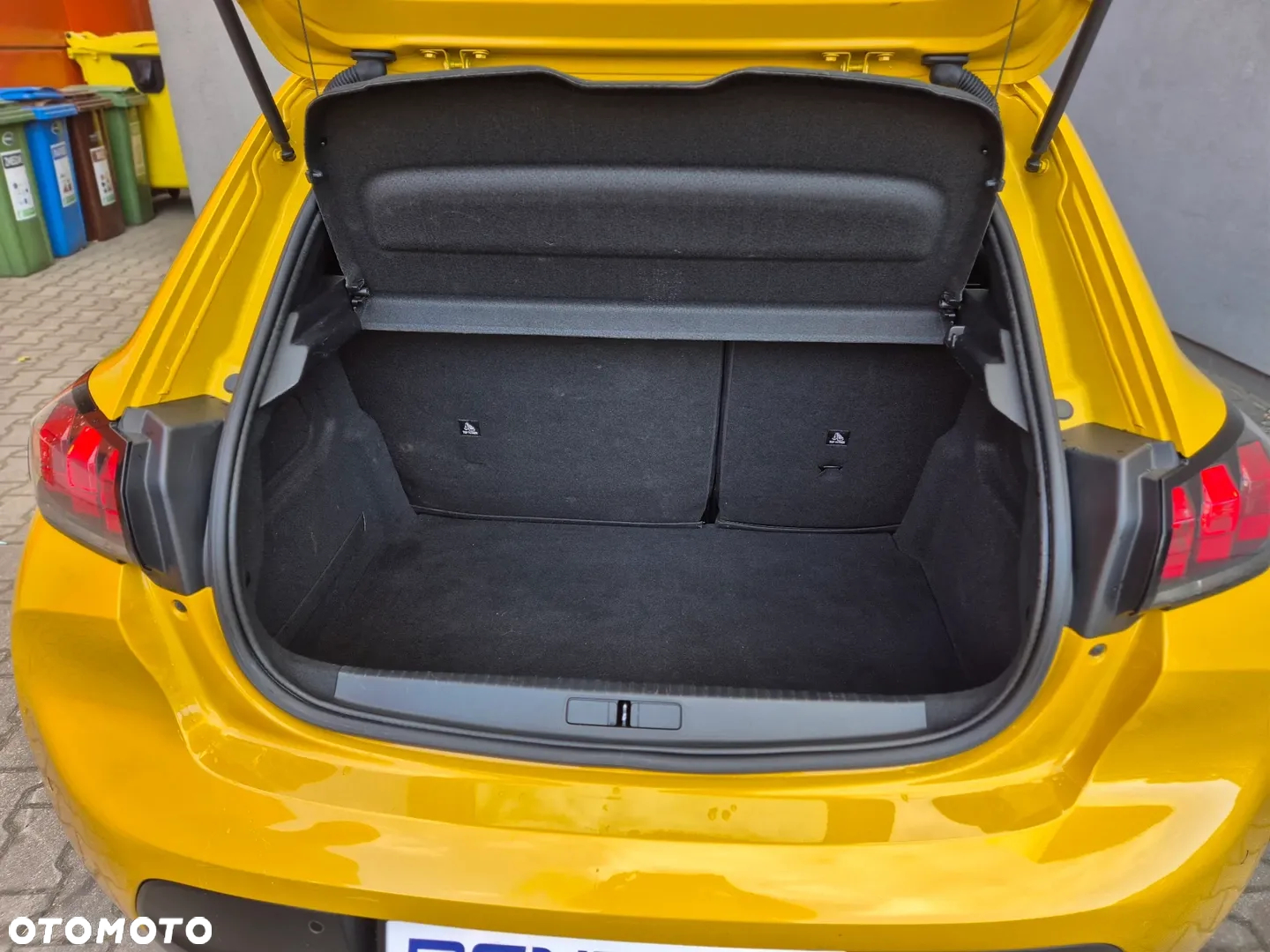 Peugeot 208 - 11