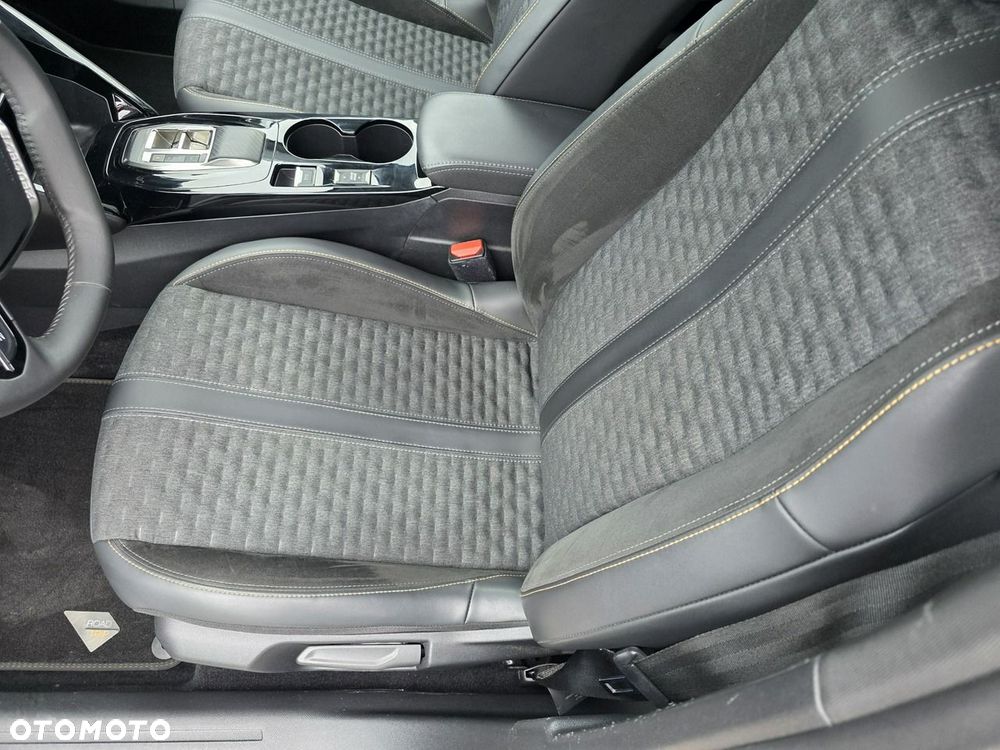 Peugeot 2008 1.5 BlueHDi Allure S&S EAT8 - 25