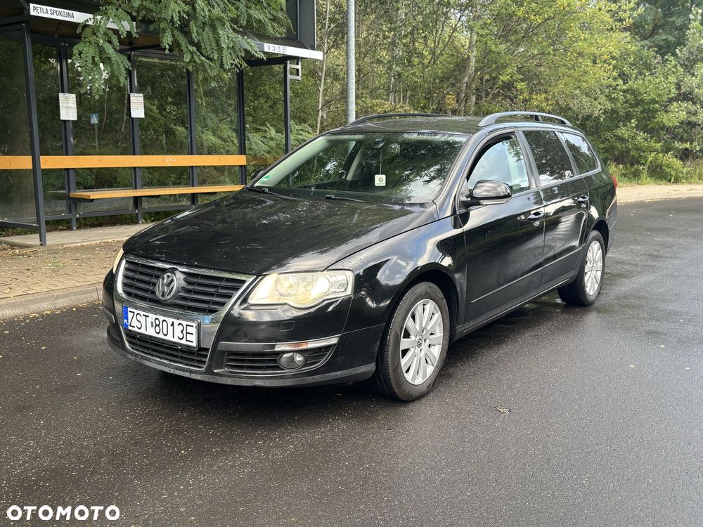 Volkswagen Passat - 1