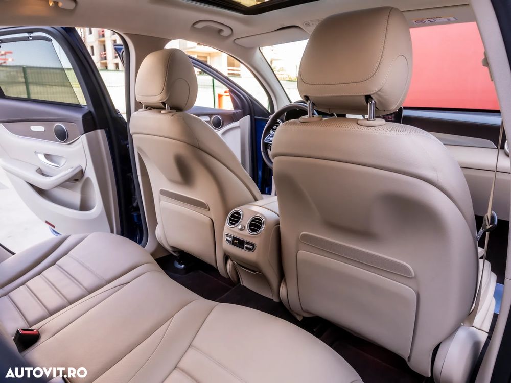 Mercedes-Benz GLC 300 4MATIC MHEV - 16