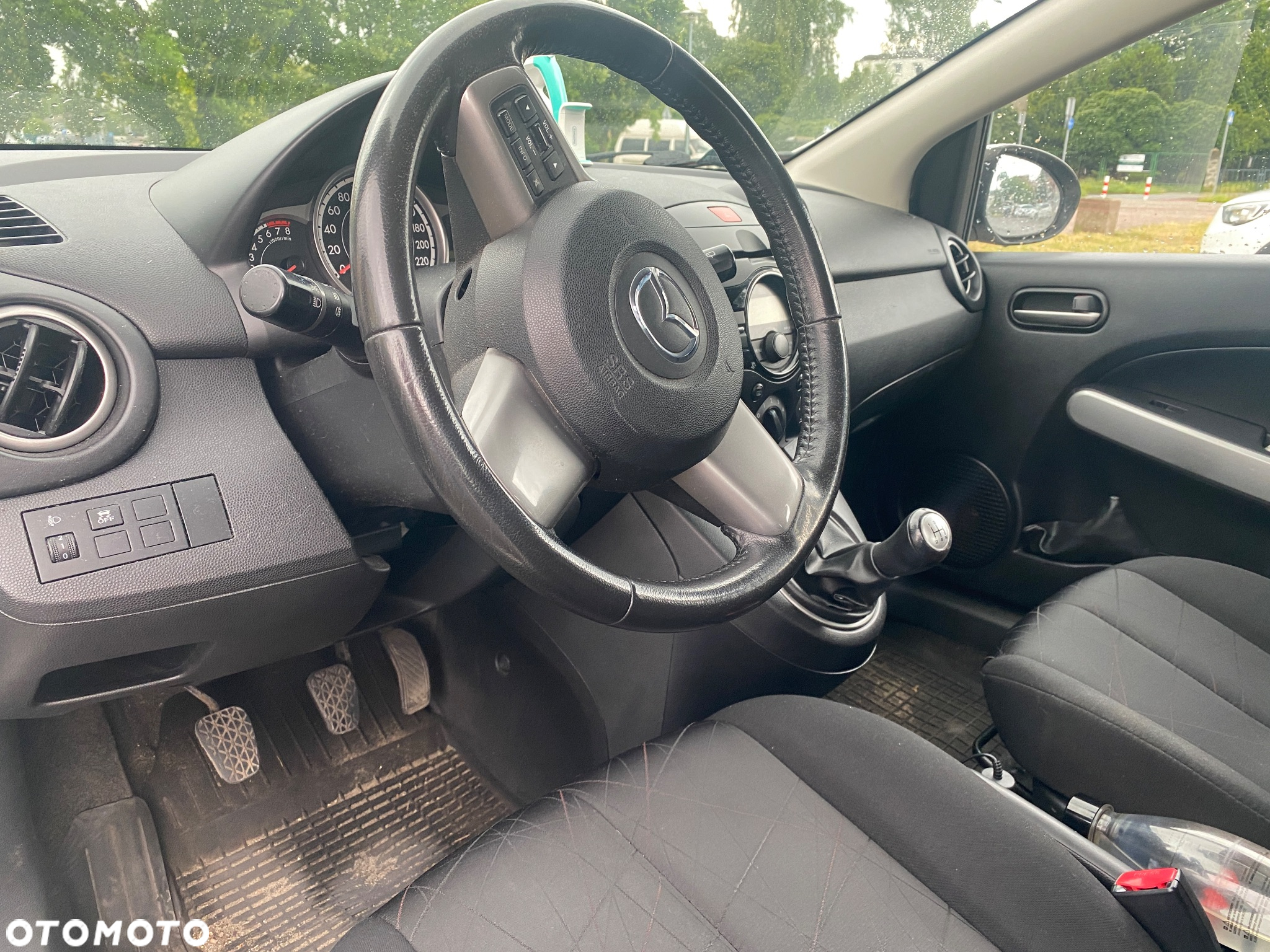 Mazda 2 - 9