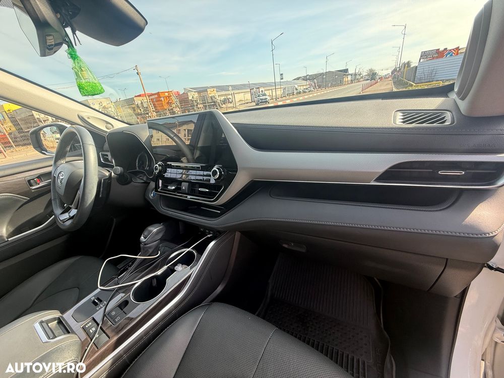 Toyota Highlander 2.5 Hybrid Luxury - 28