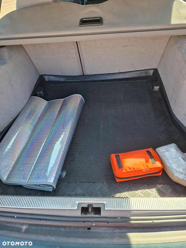 Audi A4 Avant 1.8 - 12