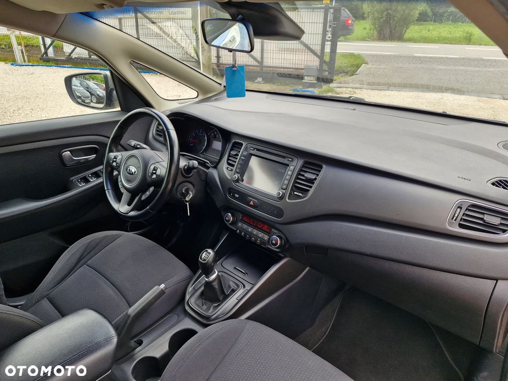 Kia Carens - 21