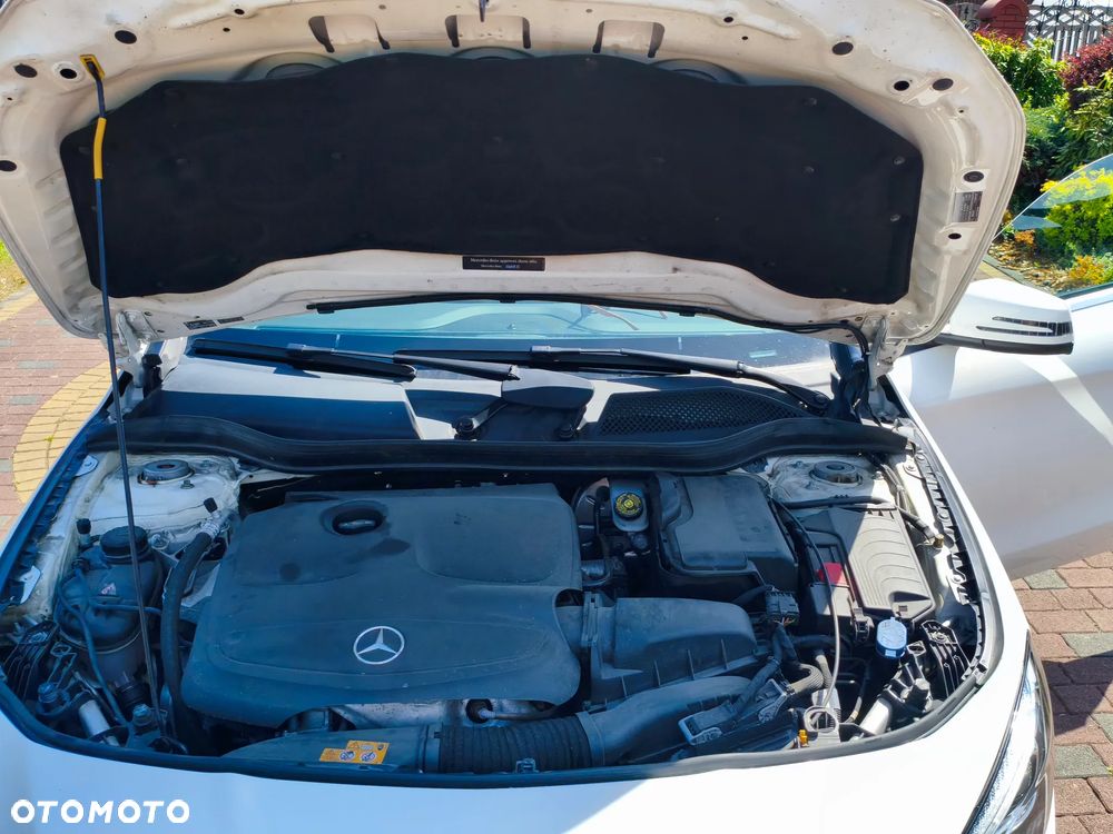 Mercedes-Benz CLA 250 4Matic 7G-DCT - 23
