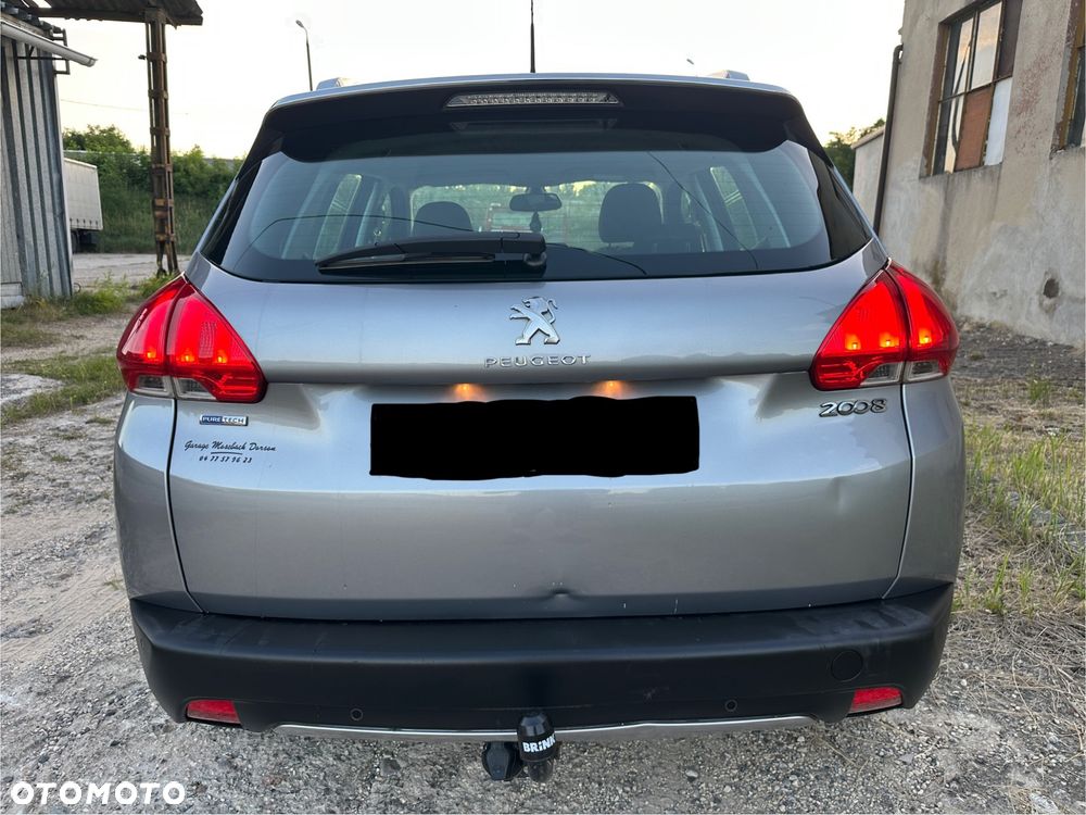 Peugeot 2008 1.2 Pure Tech Allure S&S - 10