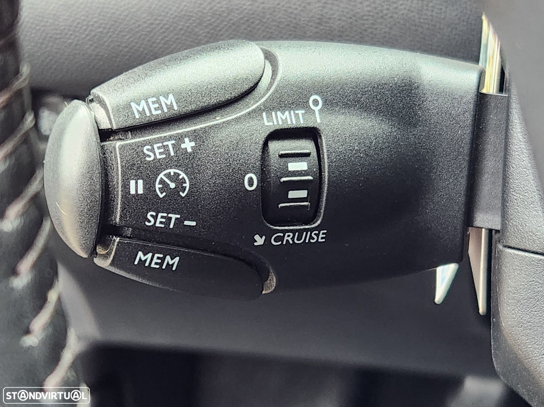 Peugeot 2008 1.5 BlueHDi Allure - 21