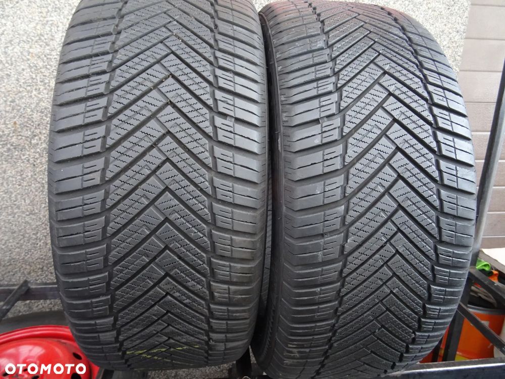 245/45/ZR18 100Y Extra loud Tourador xAll Climate TP1 - 1