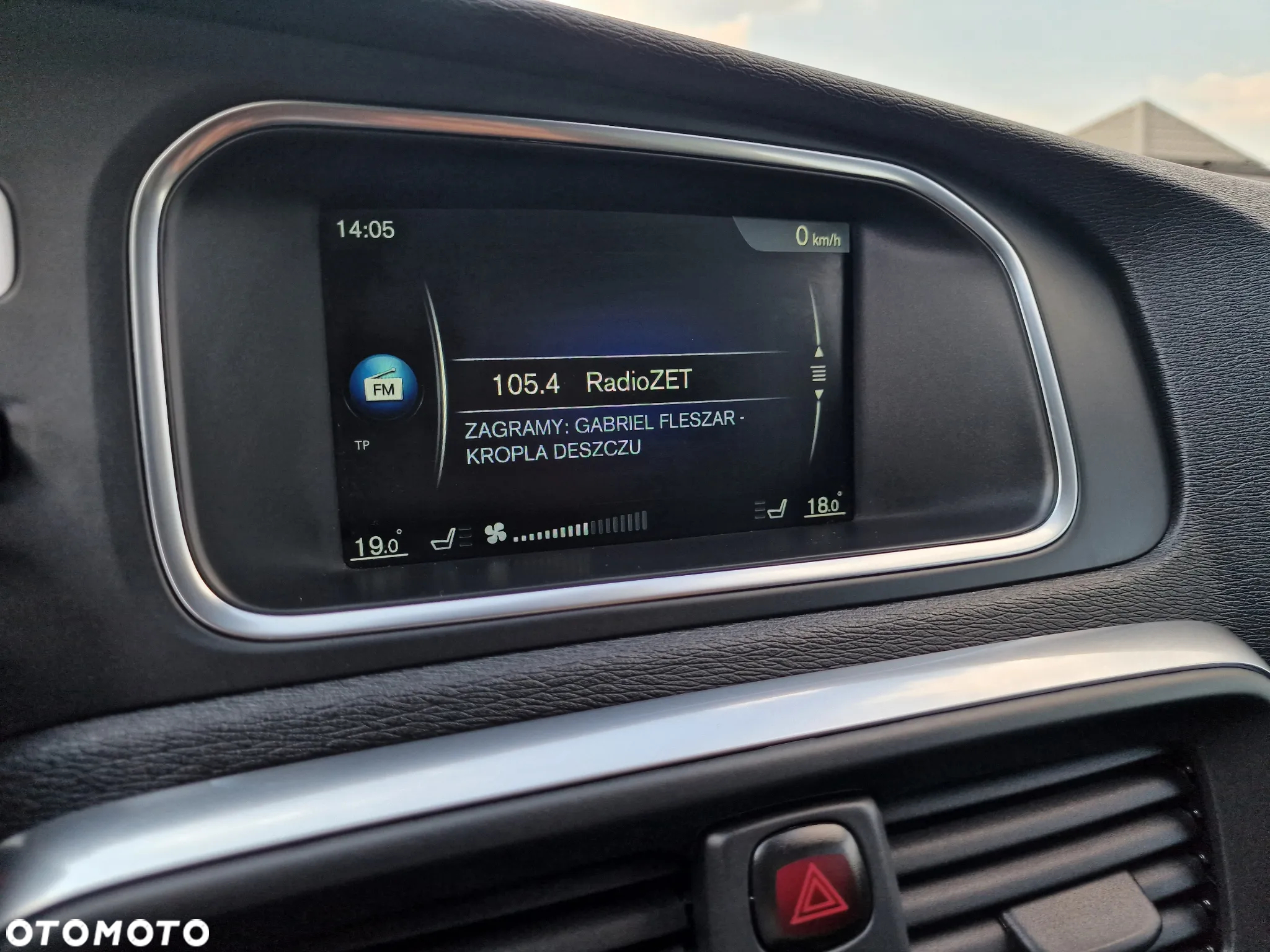 Volvo V40 D4 Drive-E R-Design Summum - 22