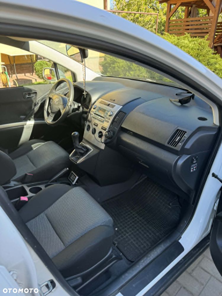 Toyota Corolla Verso 2.0 D-4D Executive - 5