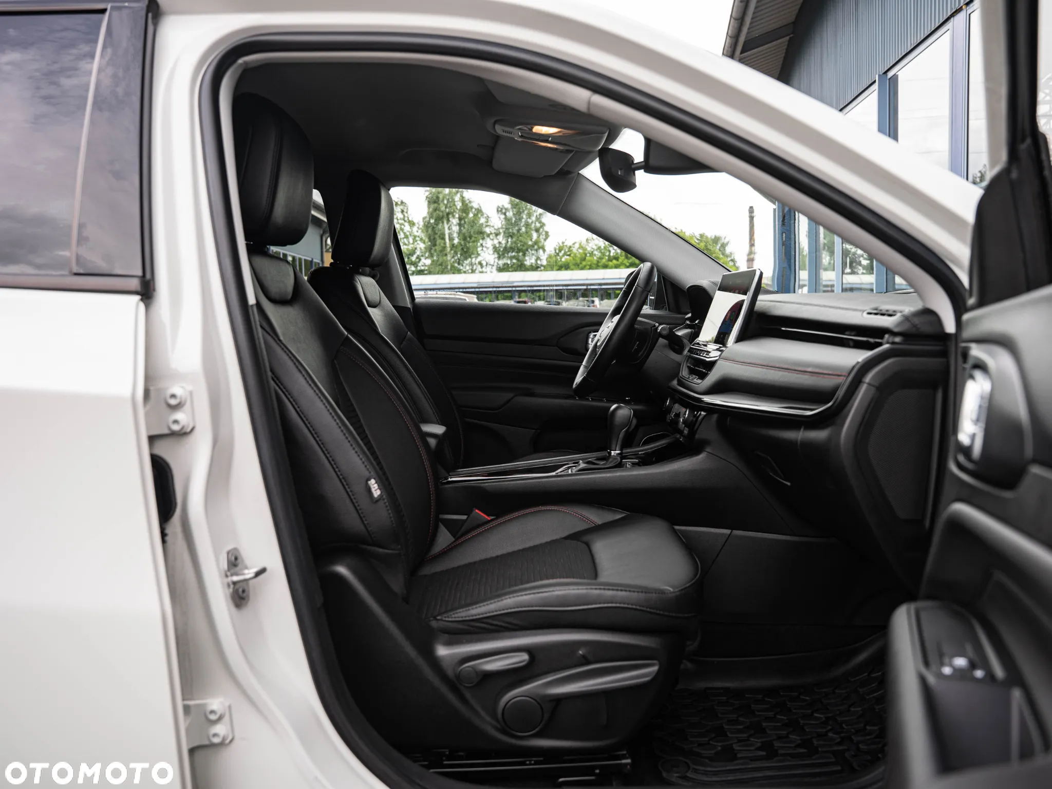 Jeep Compass - 26